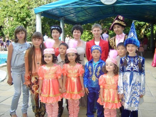 С 9 по 14 июня 2012 года в  Болгарии, в курортной зоне «Золотые пески» г. Варна проводился  первый  Международный  детский юношеский фестиваль «МИР, ИСКУССТВО  И МОРЕ».