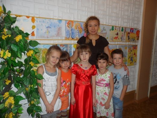 В Центре открылась выставка рисунков детского творчества