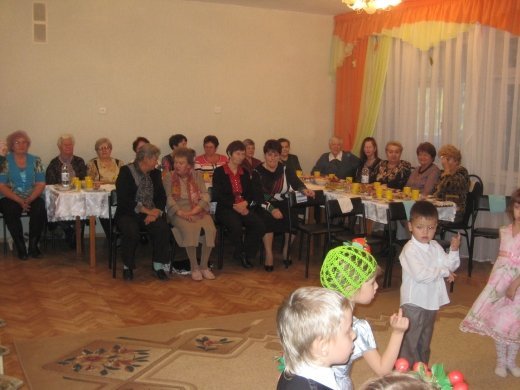 В честь старейшего работника дошкольного образования был проведён юбилейный вечер в день 75 летия.