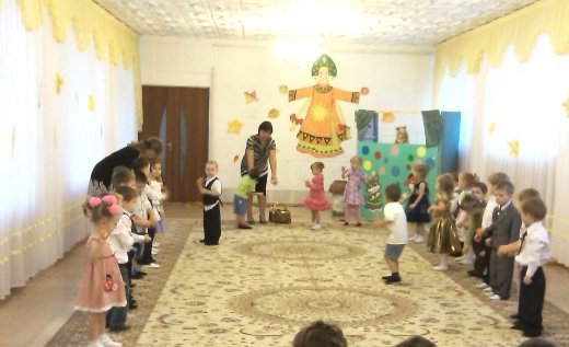 Сегодня 22 октября в детском саду №79 прошел праздник осени у самых маленьких.