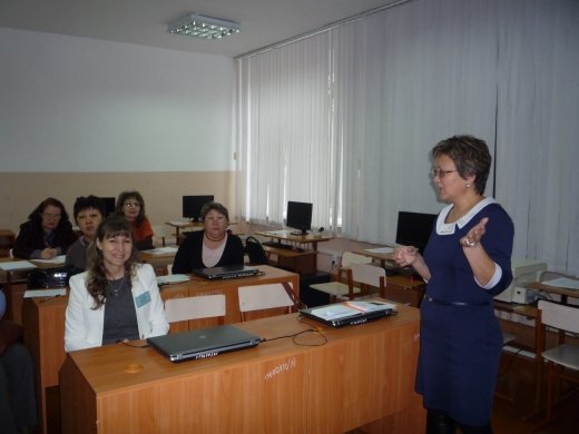 В  СОШ №43  (29.11.13.) состоялся методический семинар (панорама открытых уроков, мастер-класс) для аттестующихся учителей в 2014 году