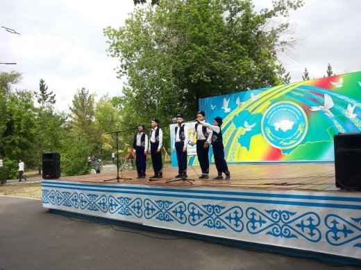 16 июля 2014 года состоялся творческий тур «А ну-ка, мальчики»  в рамках летнего проекта «Міне, жігіт!».