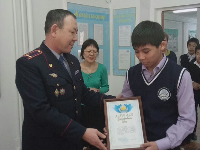 Павлодарский школьник задержал вора