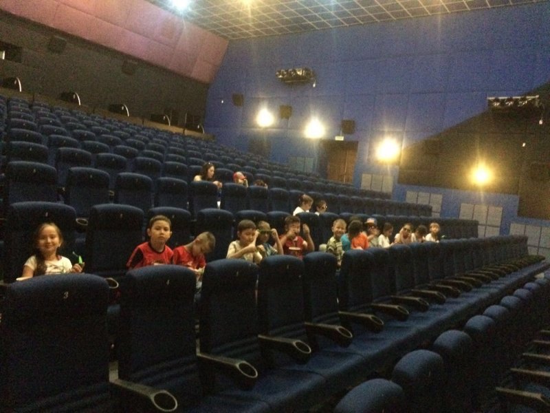 Посещение кинотеатра Ш.Айманова