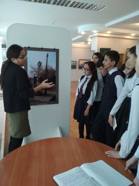 Pupils of 8 class of school №37, visited the regional art Museum