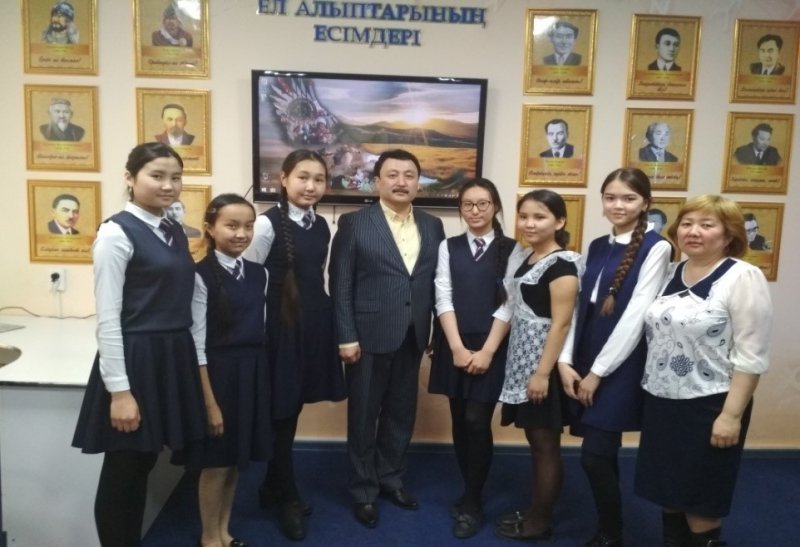 Met famous akyn Amanzhol altayev with gifted pupils