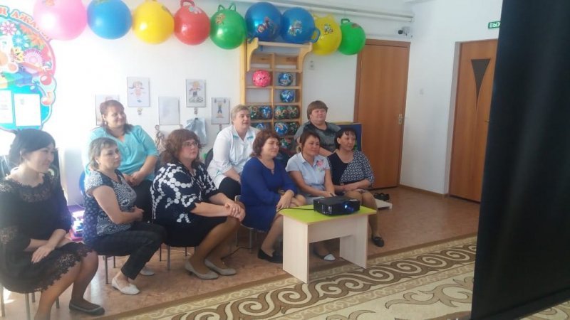 Производственное собрание в детском саду №49 по ознакомлению Послания Президента Н.А.Назарбаева