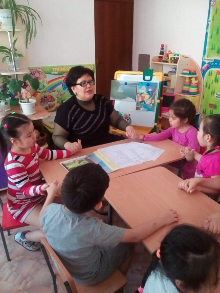 Подгрупповые логопедические занятия в старшей логопедической группе с детьми  государственным языком обучения в детском саду № 52