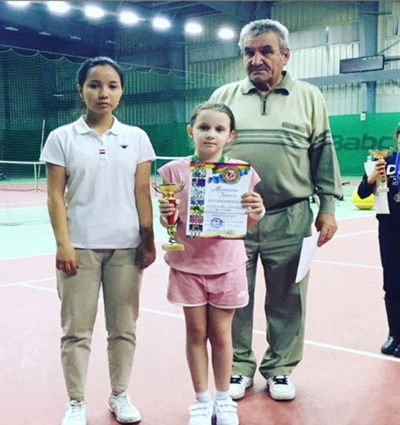 Леонтьева Злата ученица 3в класса заняла 2 место по теннису в республиканском турнире 