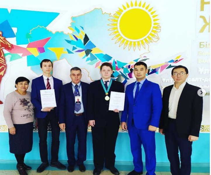 Ученик 11 «А» класса Данил Назаров был награждён дипломом I степени за участие в областной олимпиаде школьников по направлению «Политология», в номинации «Молодой Политик».