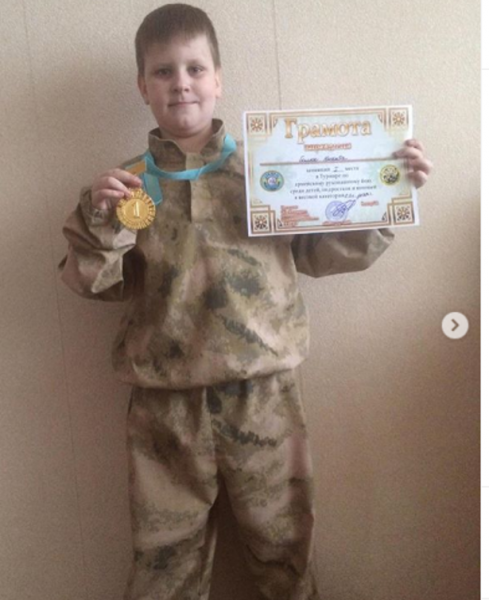 Поздравляем ученика 3 «Г» класса Балюк Никиту занявшего 1 место в турнире по армейскому рукопашному бою. Так держать!!!