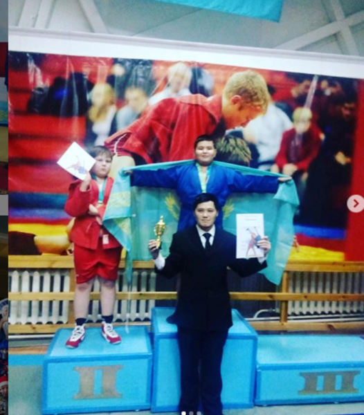 Поздравляем ученика 5 «Д» класса Алихана Каирден занявшего 1 место на Международном турнире по самбо. Так держать!!! Желаем не останавливаться на достигнутом!!!