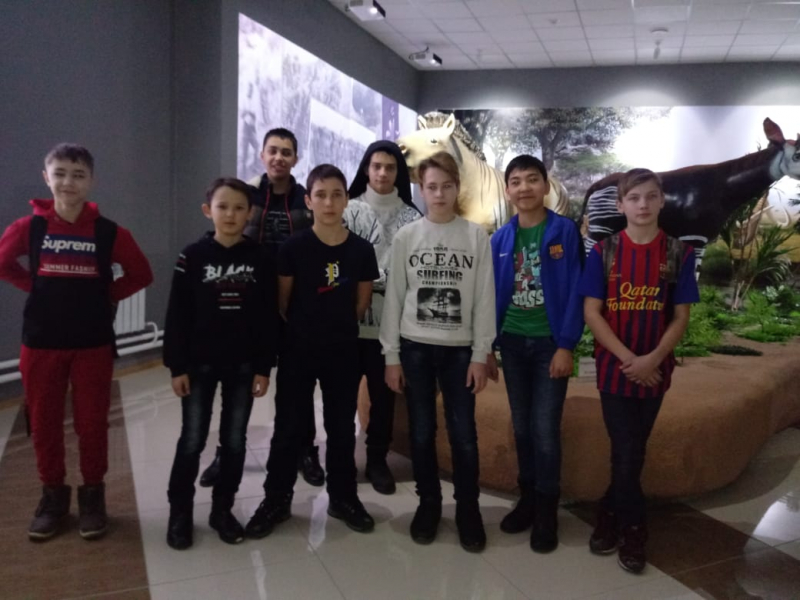 The pupils of the 6g grade took a possibility and had a guide tour around Pavlodar City. It was rather educational and exciting! The brightest impressions are from the visiting of the museum 