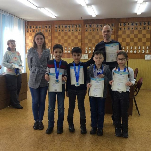 В чемпионате города по шахматам среди школ СОШ имени Мухтара Ауэзова заняла 2-е место!