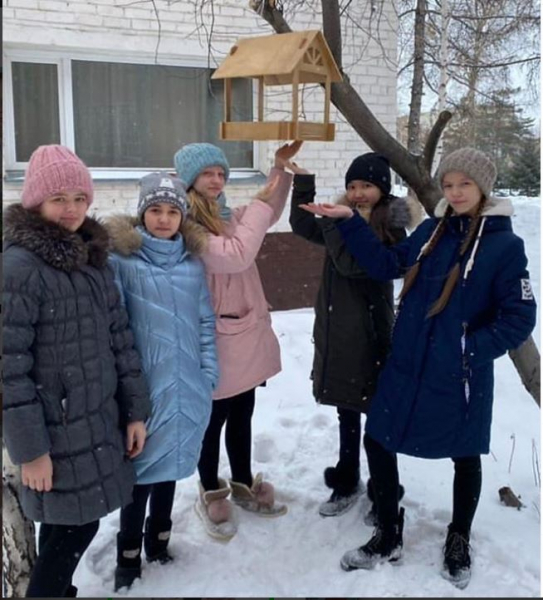 school34_pvl Учащиеся 6 «Г» приняли участие в акции «Adal friends» и покормили птичек