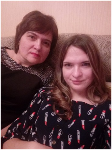 Ученица 10А класса Новгородцева Анастасия с мамой