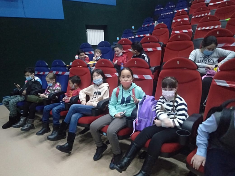 Во время весенних каникул учащиеся школы посетили кинотеатр Festival Сinema.