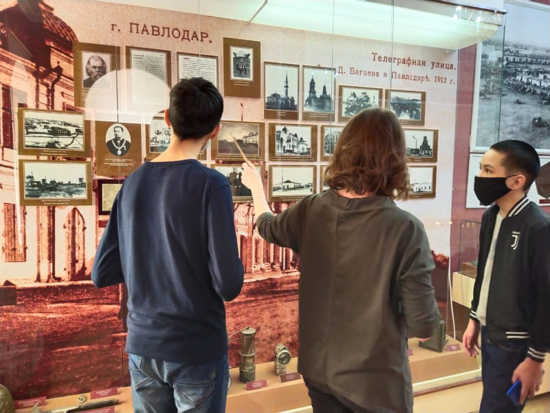 Во время весенних каникул учащиеся школы посетили историко-краеведческий музей имени Г.Н. Потанина.