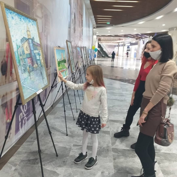 Детская художественная выставка ко Дню независимости Казахстана