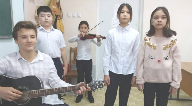 Бардовские песни прозвучали в исполнении павлодарских школьников