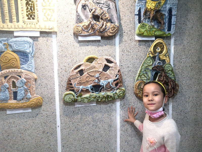 Художественная выставка работ по архитектуре древнего Казахстана