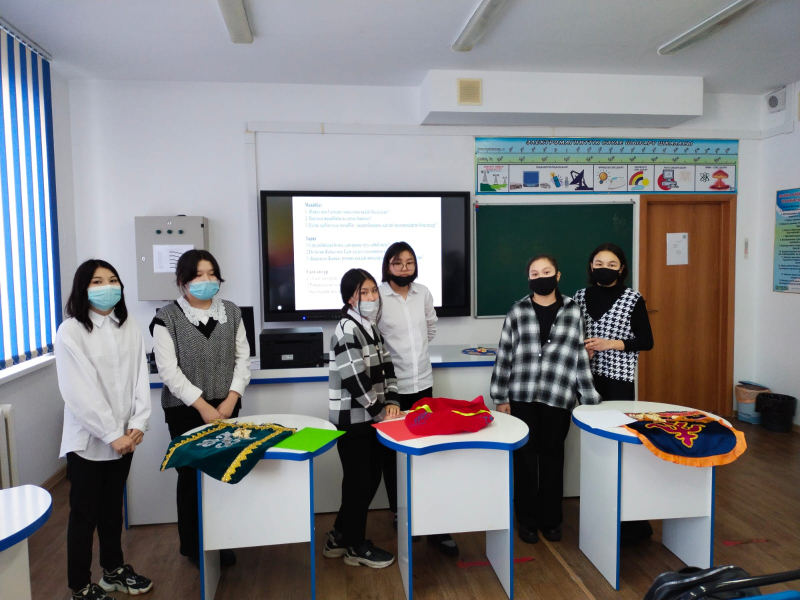В рамках Недели казахского языка и литературы среди учащихся 8А класса был организован интеллектуальный конкурс-игра 