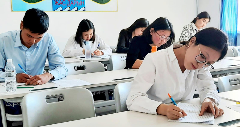 Павлодарские школьники проверили знание казахского языка и литературы