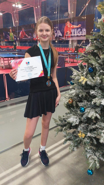 Ученица 6Б класса Куничанская Эвилина заняла 3 место в областном турнире по теннису