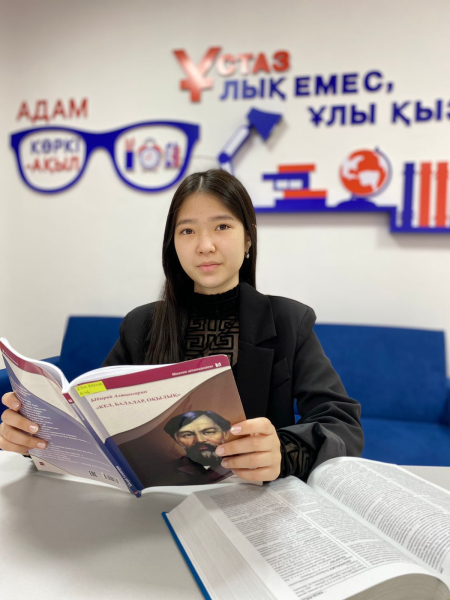 Знатоки казахского языка и литературы