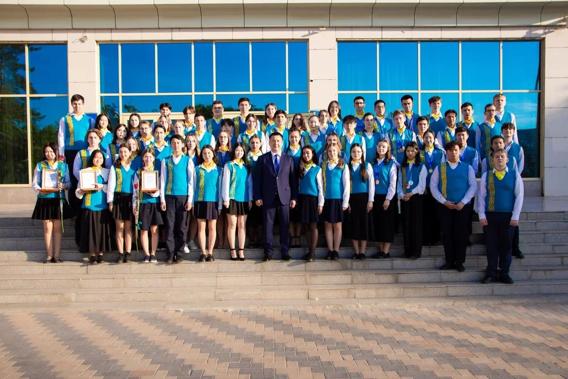 Павлодарские школьники награждены акимом области