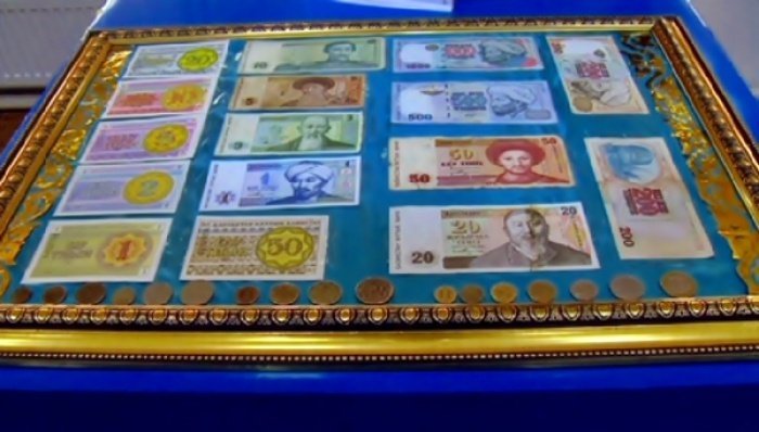Монеты и купюры нескольких эпох представили на выставке в Павлодаре