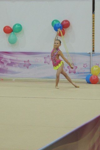 Юная гимнастка